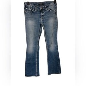 Ladies’ Silver Jeans Co. Suki Western Glove denim jeans.